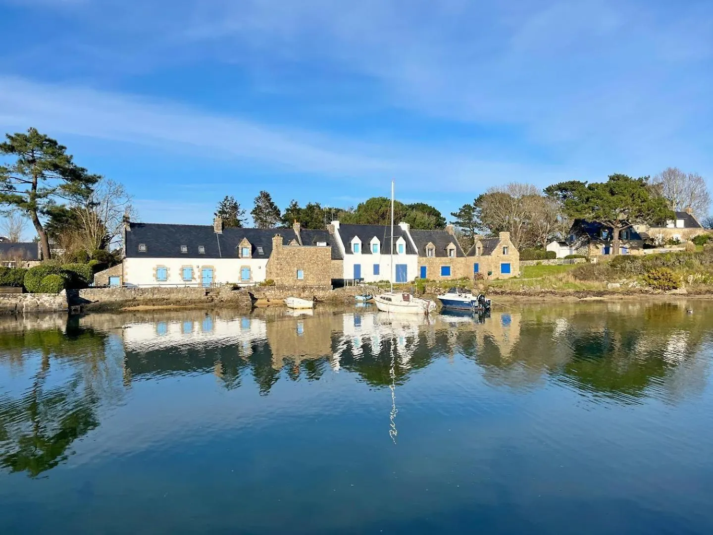 La Source Vila Plouhinec  França